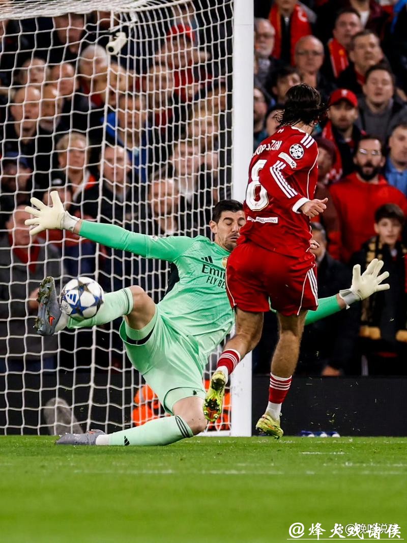 迪亚斯双响+剪刀脚直红 十人拜仁2-1巴黎全胜领跑 迪亚斯双响+剪刀脚直红 十人拜仁2-1巴黎全胜领跑