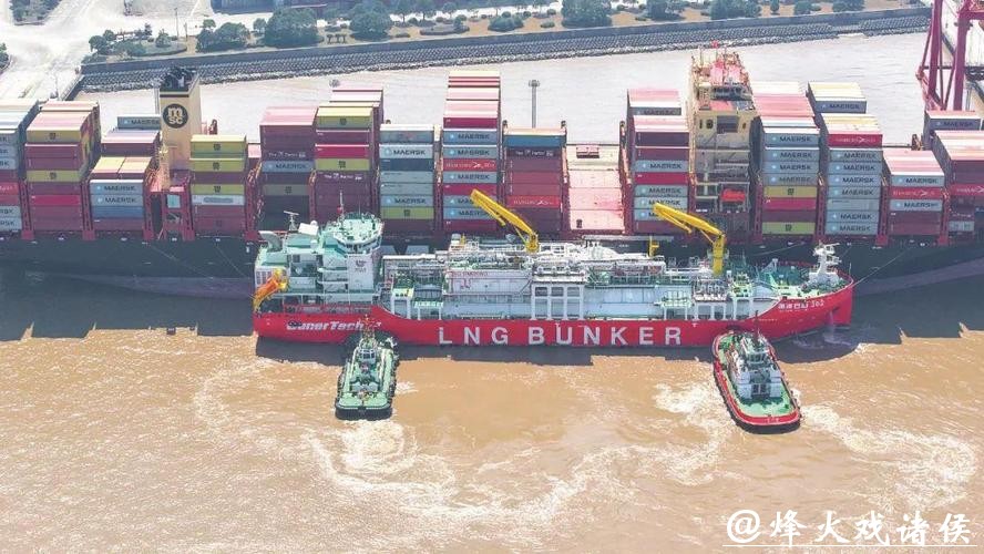 LNG船对船加注提前6.5小时完成,“智慧海事”平台全程发力护航保障 LNG船对船加注提前6.5小时完成,“智慧海事”平台全程发力护航保障