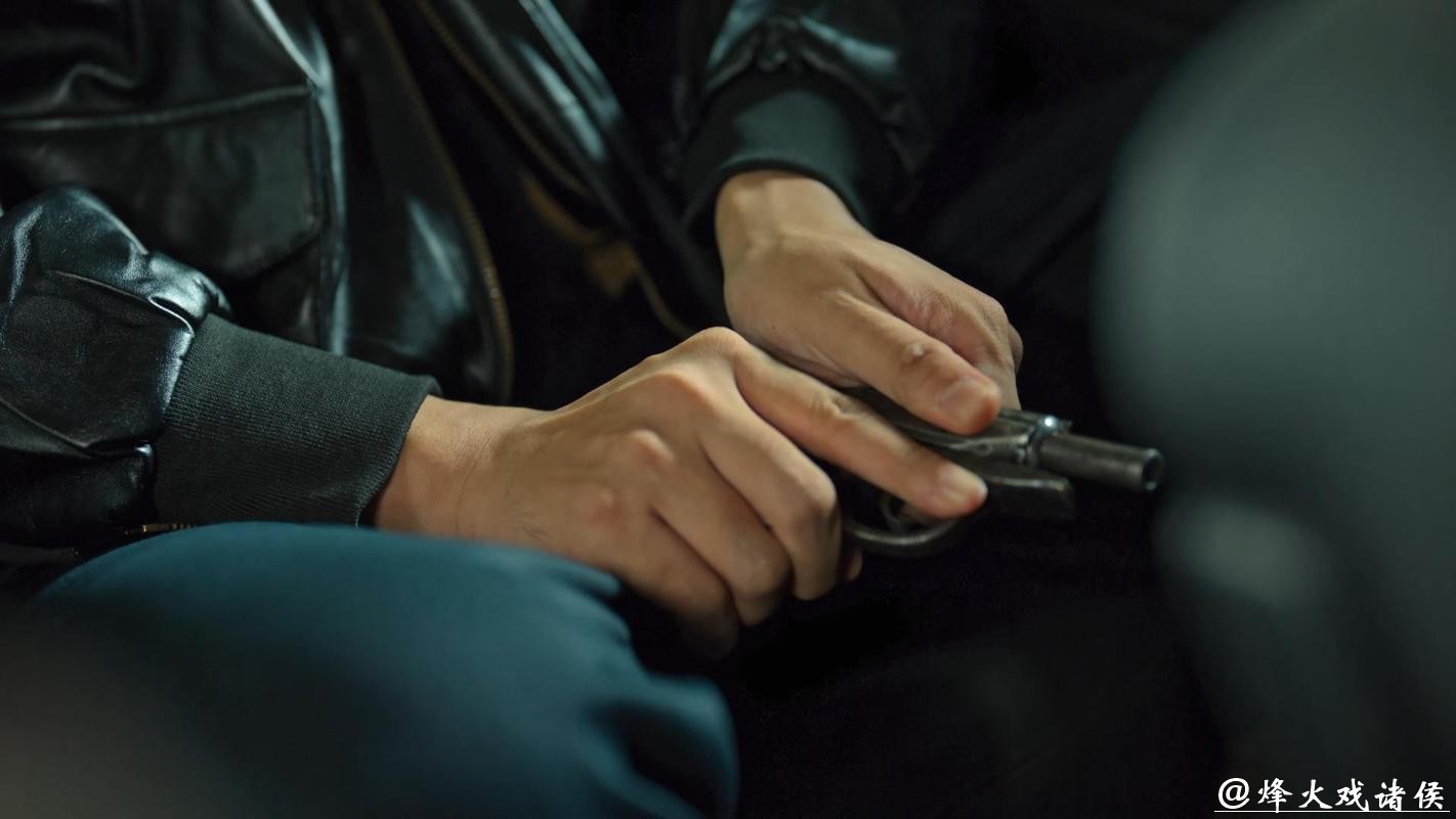 狂飙中孟德海与曹闯深夜对话隐藏重要秘密，难怪后来他急着帮曹闯结案背后的原因是什么？