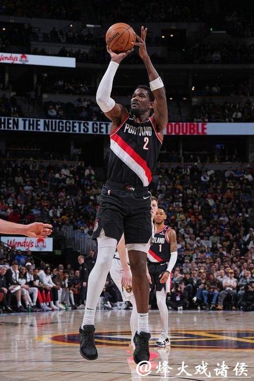 艾顿22+15开拓者力克热火 尼克斯送篮网4连败